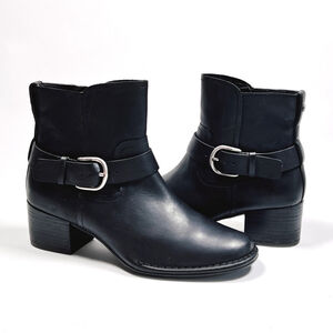 UGG Womans Boots Leather Black Heeled Size 9